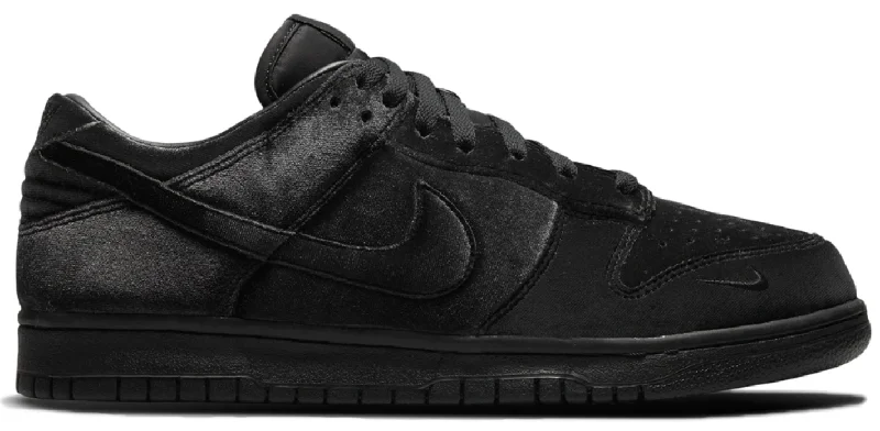 NIKE DUNK LOW DOVER STREET MARKET TRIPLE BLACK VELVET